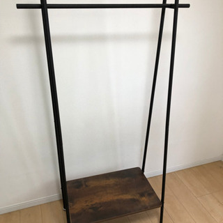 自宅まで引取りに来て下さる方限定でお譲り致します。 ハンガーラックの画像