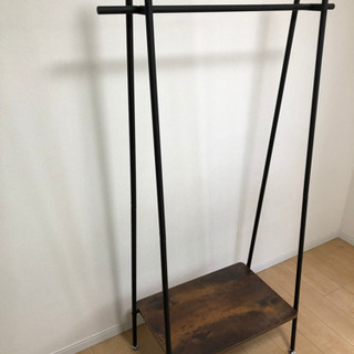 自宅まで引取りに来て下さる方限定でお譲り致します。 ハンガーラックの画像