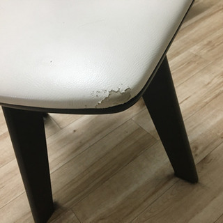 椅子　一脚の画像