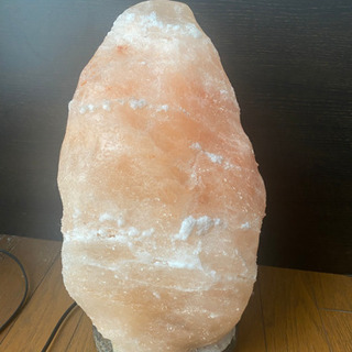 【譲り先決まりました】ヒマラヤ岩塩ランプ　ルームライトの画像