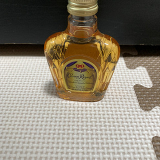 クラウンロイヤル　50mlくらい？