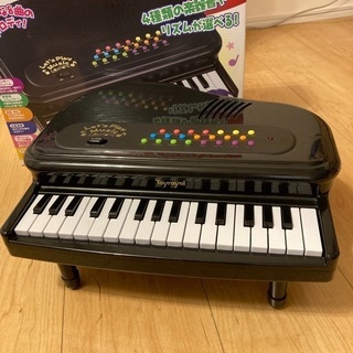 おもちゃ　ピアノ