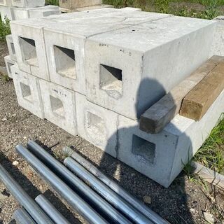 早いもの勝【格安】　基礎ブロック　295ｍｍ×890ｍｍ×295ｍｍ　160ｋｇ　コンテナ基礎　DIYの画像