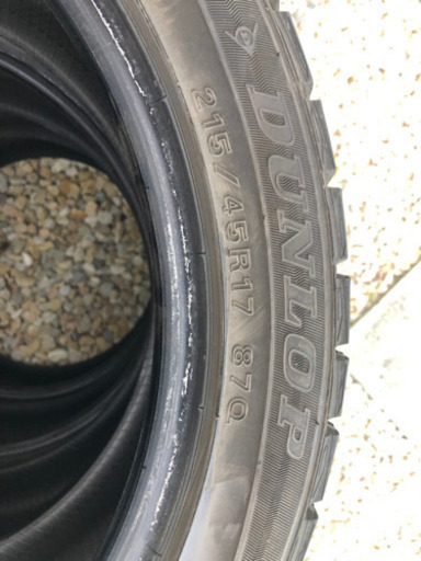 ダンロップ　215/45/17R プリウスなど