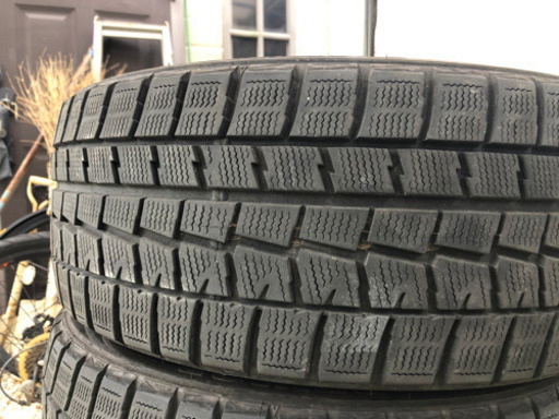 ダンロップ　215/45/17R プリウスなど