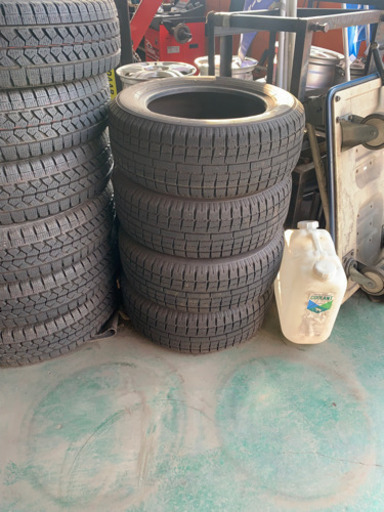 2019年製215/60R16スタッドレスタイヤ7分山