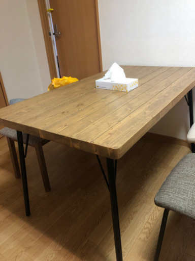 取引中、