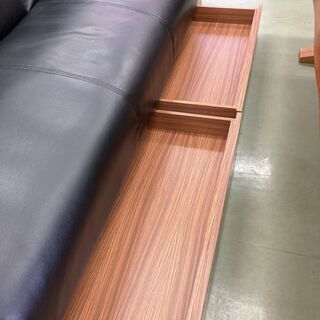 【リサイクルショップ　ピカソ　小松原】Natura/sofa&Bed　ナトゥーラ　ブラックレザー調　天然木　ウレタンフォームの画像