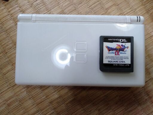 ニンテンドーDS　ドラゴンクエストＩＸソフト付き