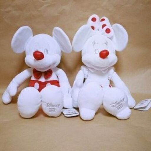【新品・値札付】ディズニーストア・ホワイトミッキー＆ミニー ぬいぐるみ