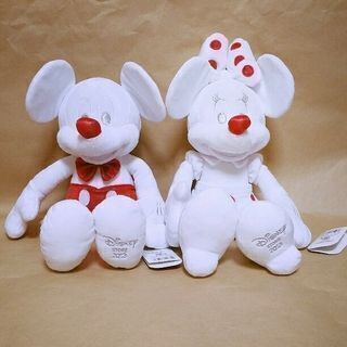 【新品・値札付】ディズニーストア・ホワイトミッキー＆ミニー ぬいぐるみ