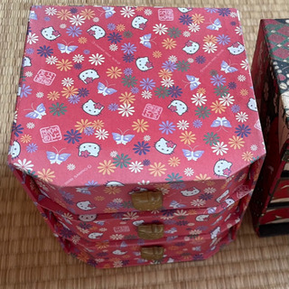 【値下げしました】和風キティちゃん千代紙ミニ箪笥&同柄折り紙付
