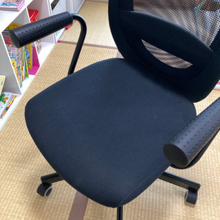 オフィスチェアメッシュ黒の画像