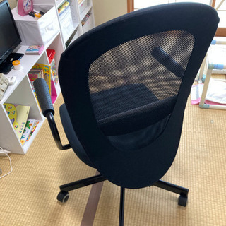 オフィスチェアメッシュ黒の画像