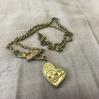 vivian westwood ゴールドハート安全ピンネックレス...