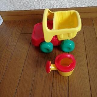 砂場のおもちゃ ジョウロ ダンプカー