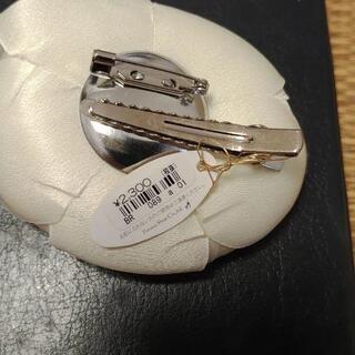 新品未使用　ブローチ件ヘアークリップにもの画像