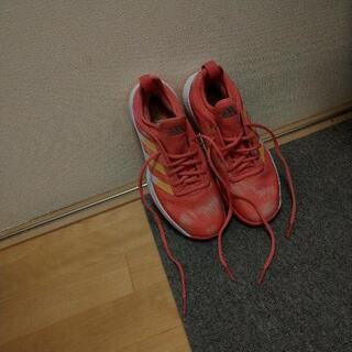 値下げしました。新品、未使用です　テニスシューズ　
