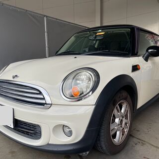 MINI クリーム色◎ エンジン快調です！ナビ・バックモニター等フル装備☆車検残14ヶ月 mini ミニの画像
