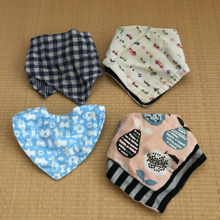 ベビースタイ（よだれかけ）バンダナタイプ／ハンカチタイプの画像