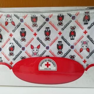 【未開封】ペンケース/ポーチ けんけつちゃん×くろくまの画像