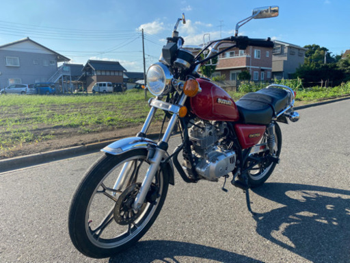 スズキ　GN125　車　バイク
