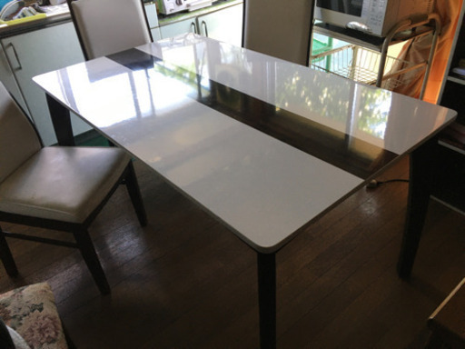 ダイニングテーブル