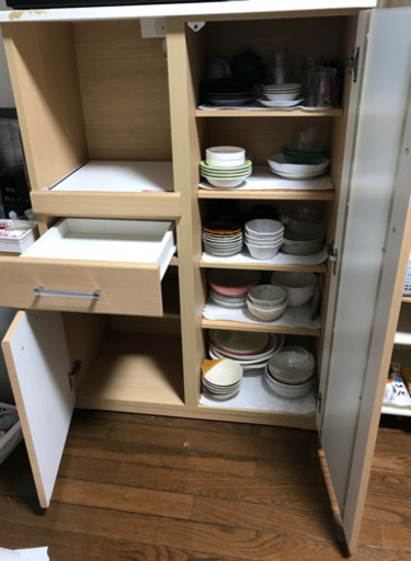 ※決まりました。　食器棚　状態良◎ 5000円♪