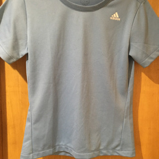 アディダス　adidas Tシャツ