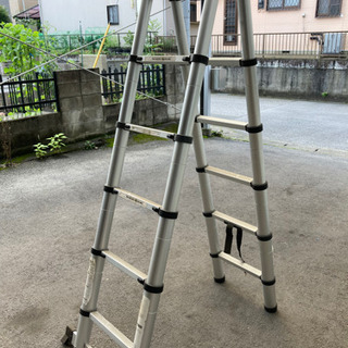 伸縮脚立