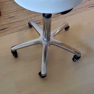 キャスタースツール