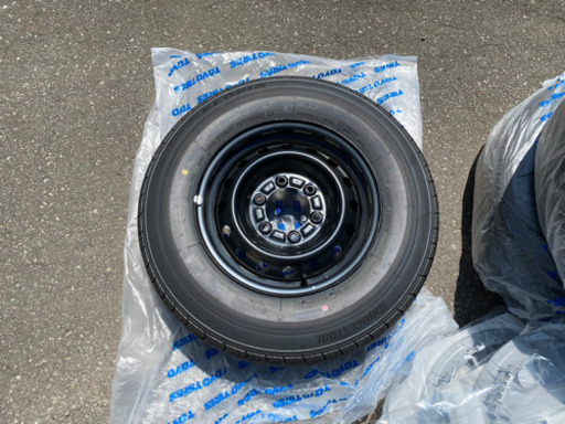 値下げ　ハイエース用　新車外し品　スチールホイール＆ホイールキャップ付　4本セット品