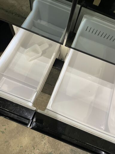 美品♪日立　HITACHI　真空チルド　冷凍冷蔵庫　フレンチドア(観音開き)　6ドア　555L　新鮮スリープ野菜室　R-WX5600G　2017年製