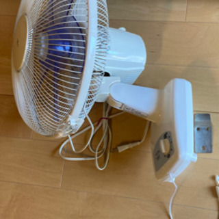壁掛け扇風機の画像