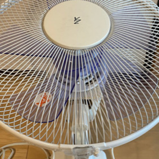 壁掛け扇風機の画像