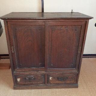 小振りな収納棚