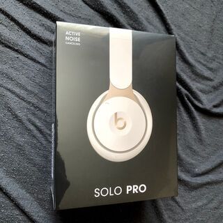新品　未使用　そのほかも色々激安にて、出品してます！！Beats Solo Pro Wireless ワイヤレスノイズキャンセリングヘッドホン-Apple H1ヘッドフォンチップ、Class 1 Bluetooth、アクティブノイズキャンセリング機能、外部音取り込みモード、最長22時間の再生時間 -アイボリの画像