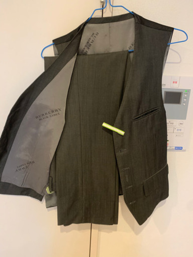 定価13万円　Burberry スリーピース　スーツ　