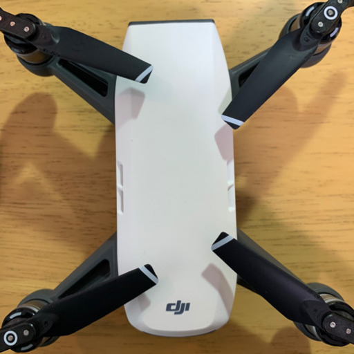 【ドローン】DJI Spark【付属品多数 1/25まで希望】