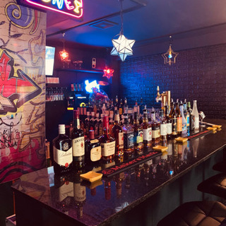 カラオケ、ダーツのあるバー🍹