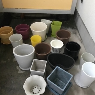 植木鉢—-全部で200円