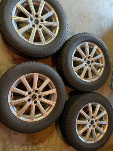 ブリヂストンスタッドレス　225/65R17