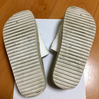 お話し中【無料】ホワイトサンダル Sサイズの画像