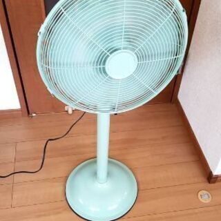 レトロ風扇風機の画像