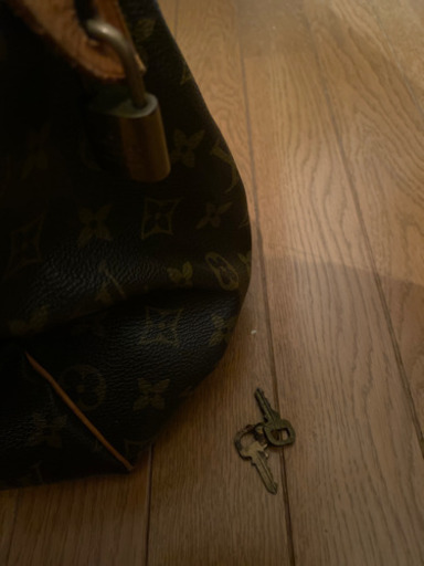 ヴィトンボストンバッグ　鍵付き　中サイズ