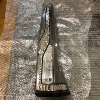 ✳️セレナC26 人気 コンビネーションライト右 ハイウェイスター