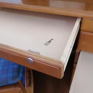 【引取限定】オカムラ学習机　値下げの画像