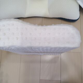 枕4個処分の画像