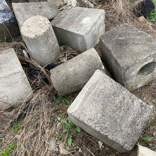 コンクリートブロック不揃い