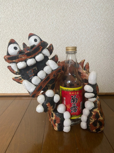 値下げしました。漆喰の瓦シーサー(酒瓶抱っこ)